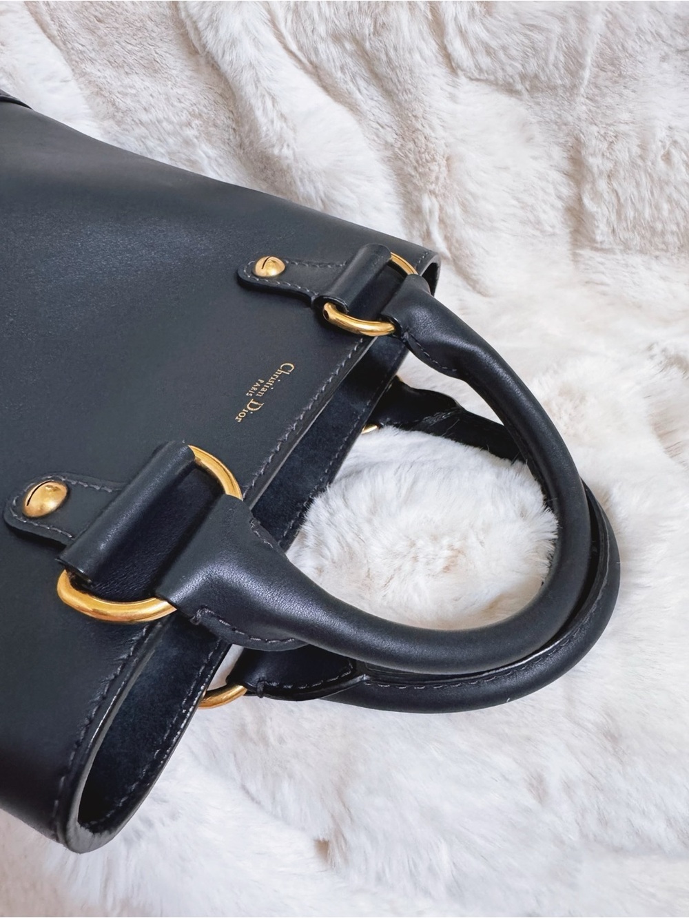 Dior Dioravenue Bucket Bag - Picture 7 of 13